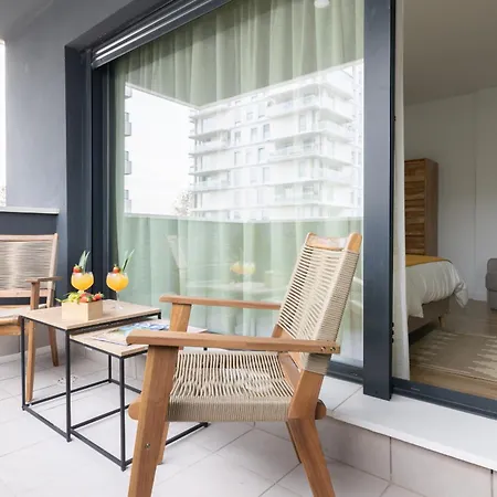 Hotel apartamentowy Dormforyou Arena Delux Terraza